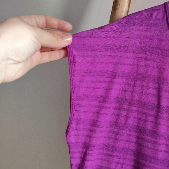 💚 Nike Dry Fit T-shirt - Picture 9 of 14